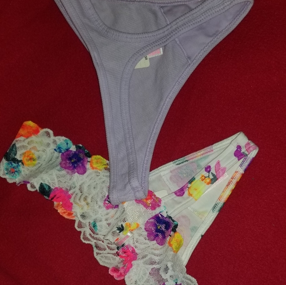 NWT VS thongs - Picture 3 of 4